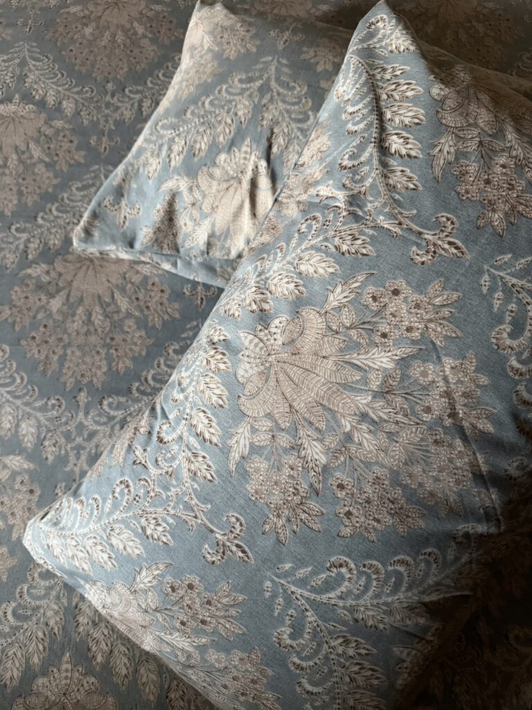 Cashmere blue